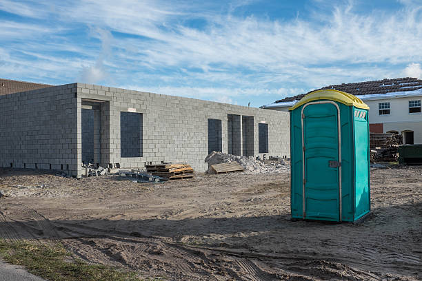 Best Porta potty rental near me  in East Los Angeles, CA